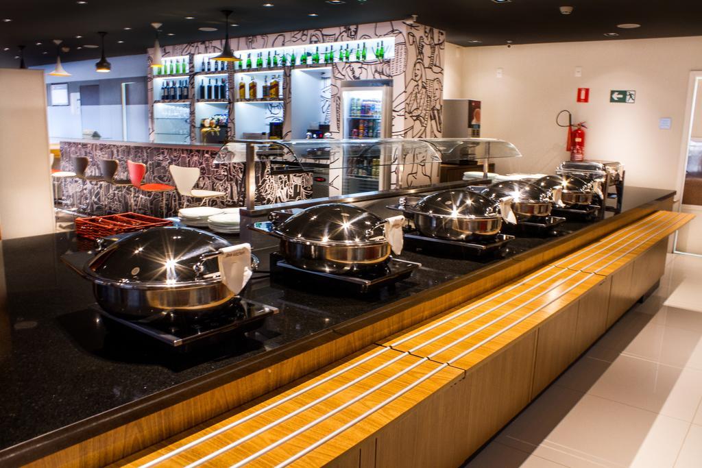 ホテル Ibis インペラトリズ エクステリア 写真
